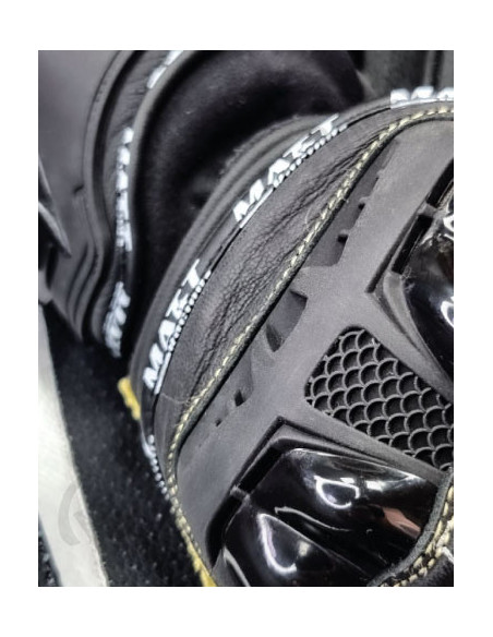 gants moto piste noir en cuir ; gants racing ; pour la piste ; pour la route avec finition kevlar