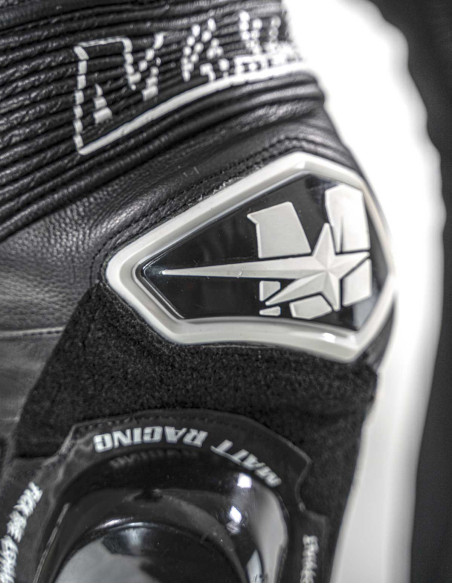 Combinaison moto cuir noir pour route et piste, normé CE AAA, compatible airbags in&motion, Alpinestars TechAir, Helite