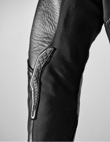 Combinaison de moto en cuir noire en 2 pièces, pour route et piste, certifiée CE AAA, compatible airbags in&motion et TechAir