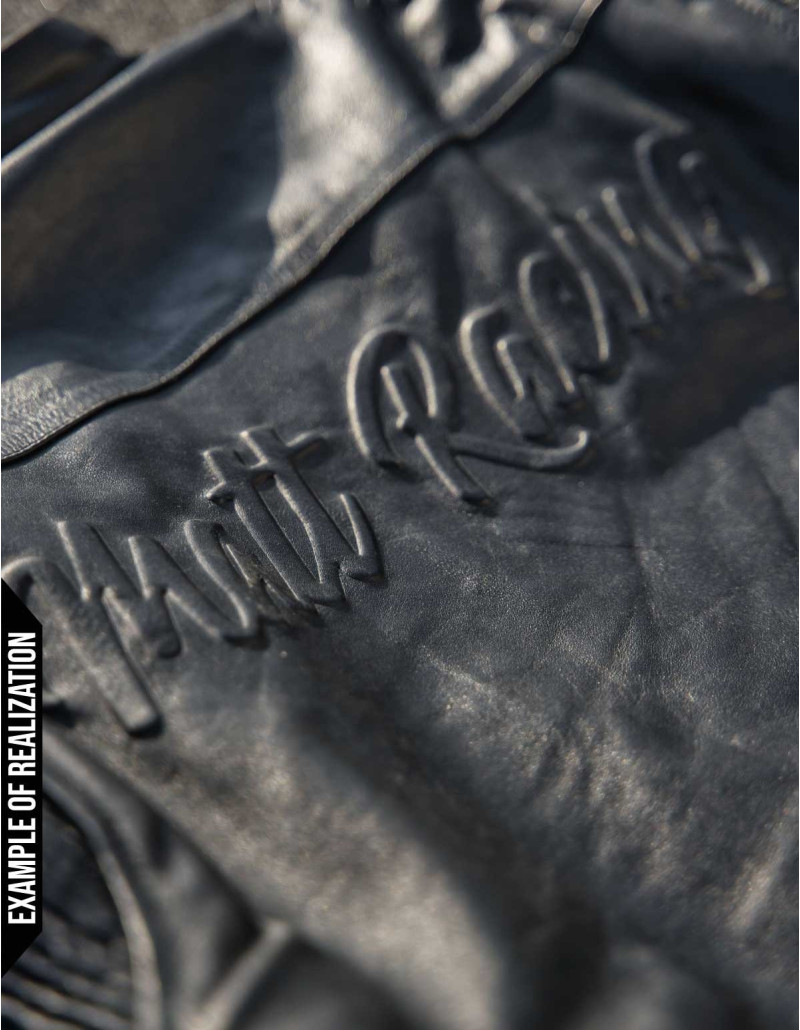 logo en relief sur veste moto vintage personnalisable matt racing.