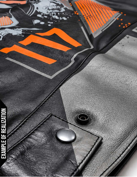 finition d'impression avec details sur une veste moto vintage personnalisable