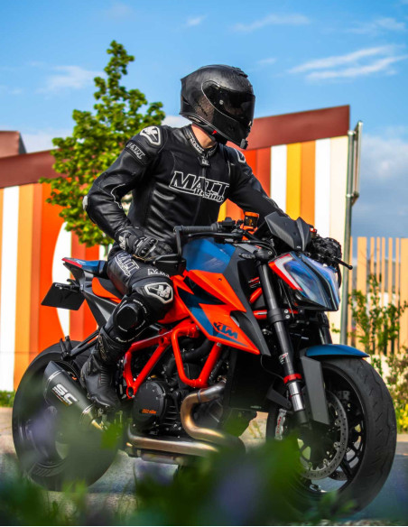 cuir moto pour route et piste avec airbag intégré à prix abordable. Normes CE AAA EN 17092-2:2020